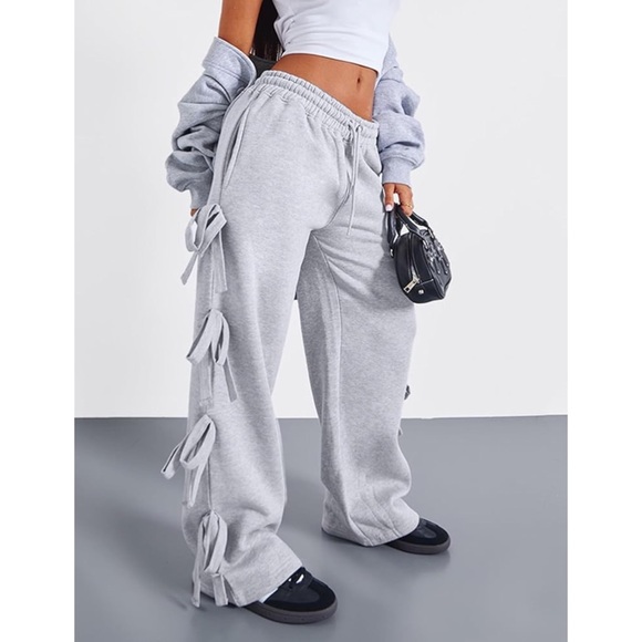 NWT Prettylittlething Petite wide leg joggers with bow details - Picture 2 of 7